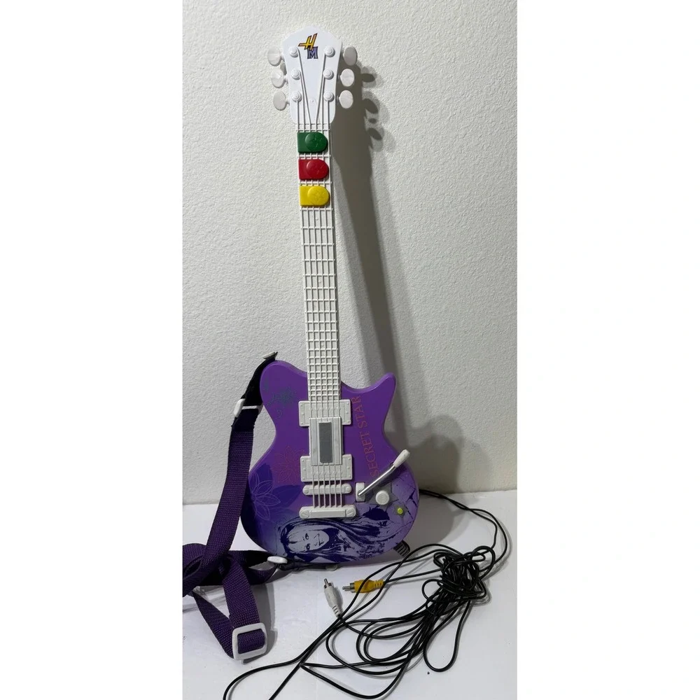 Disney Hannah Montana Secret Star TV Games Guitar Controller Purple 2008 Jakks